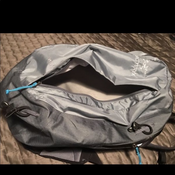 Arc’teryx 35 Gunmetal backpack with back support - Picture 4 of 8